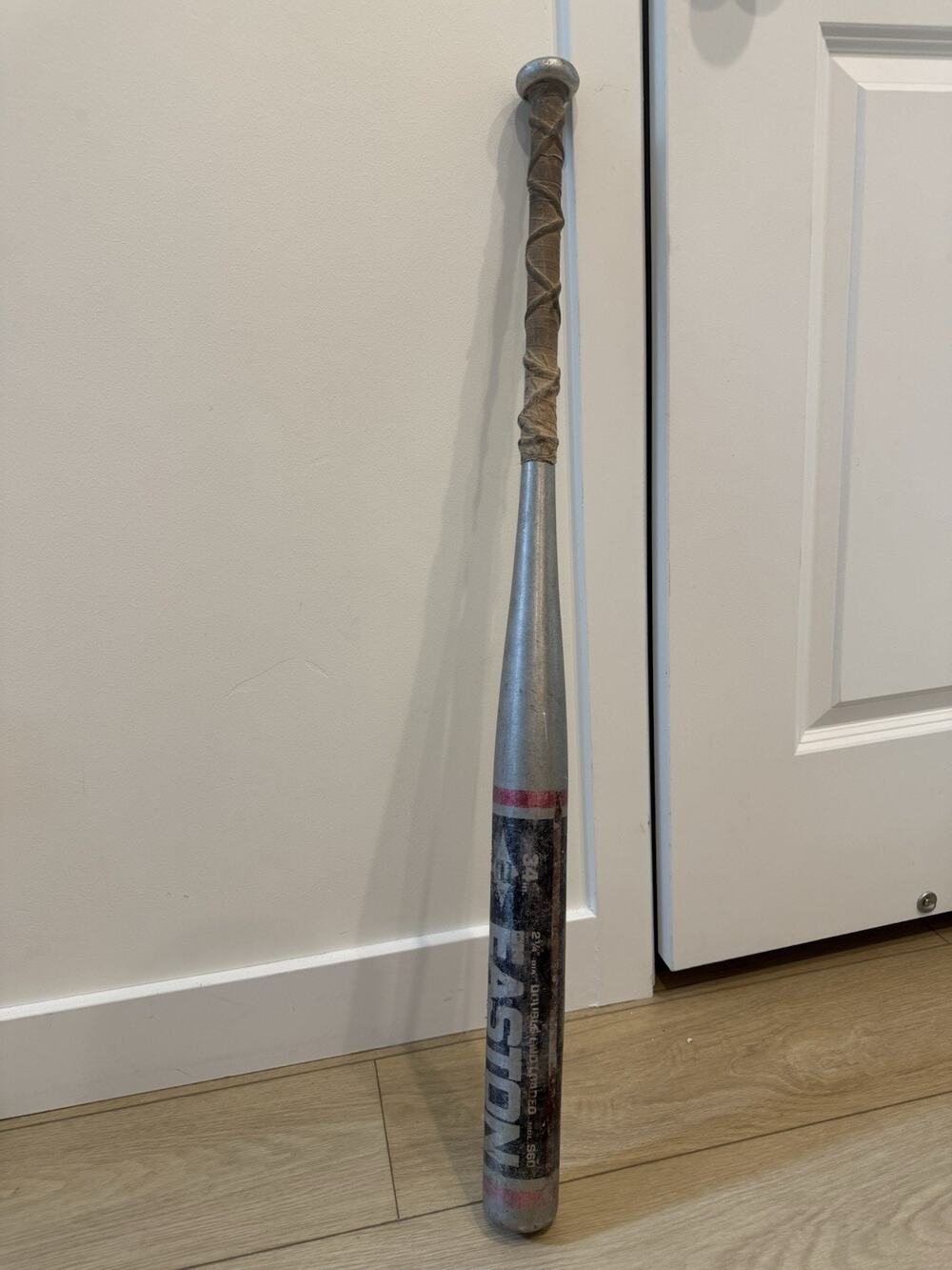 EASTON Model S60 34" 34 oz. 2 1/4 Diameter Softball Bat 7046 Alloy